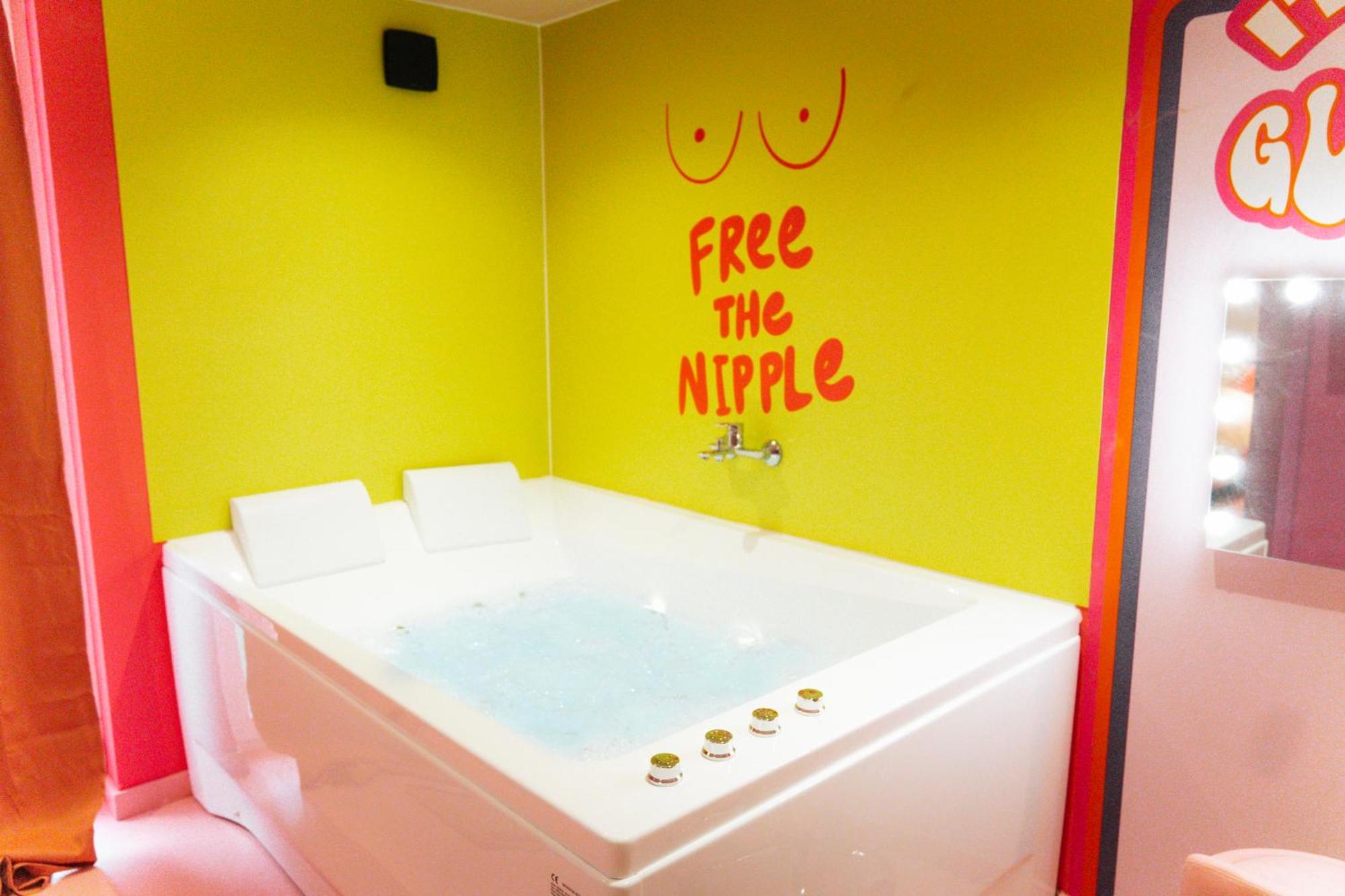 Capsule Girl Power Spa - Balneo - Sauna - Karaoke - Billard - 2 Chambres Charleroi Kültér fotó