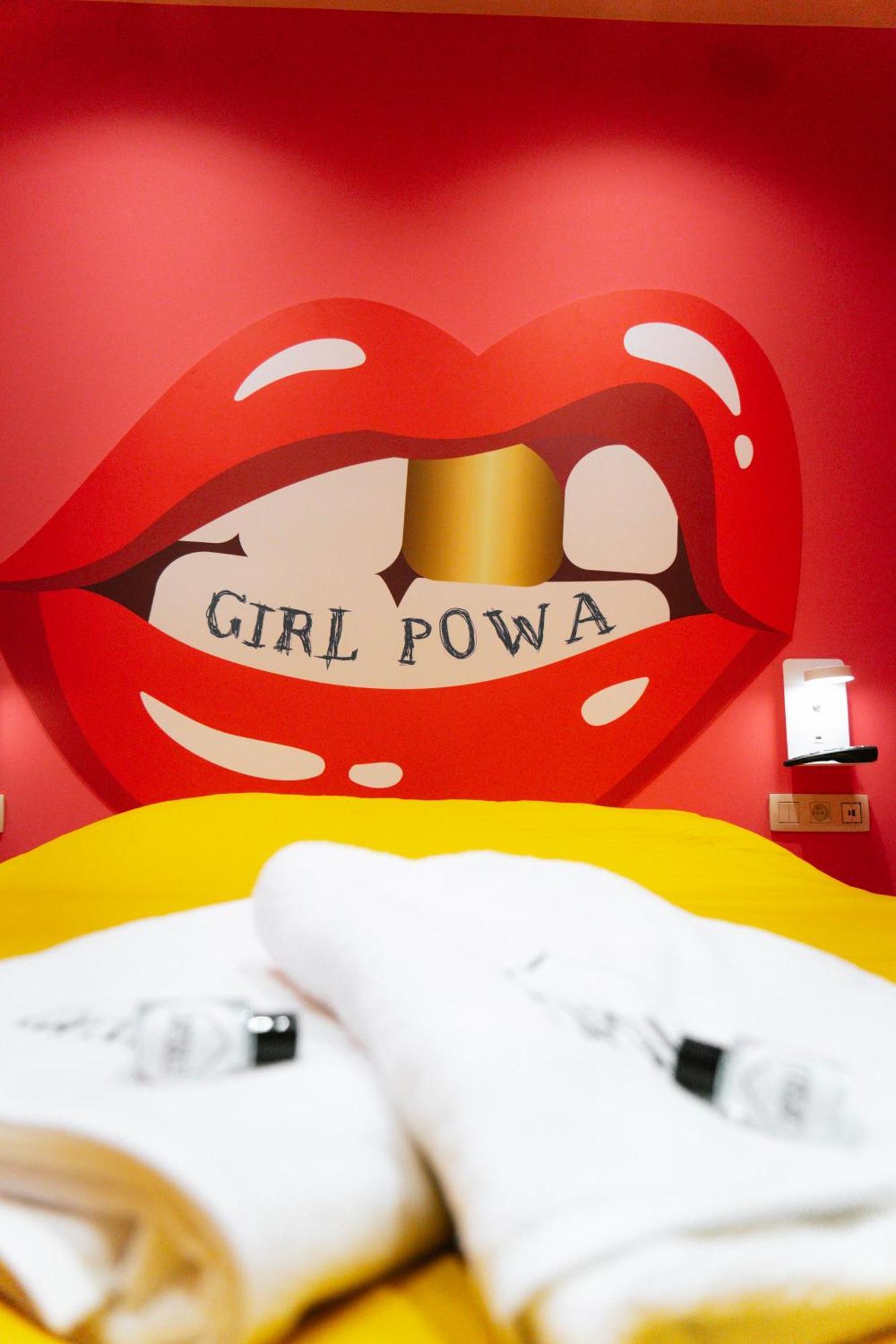 Capsule Girl Power Spa - Balneo - Sauna - Karaoke - Billard - 2 Chambres Charleroi Kültér fotó