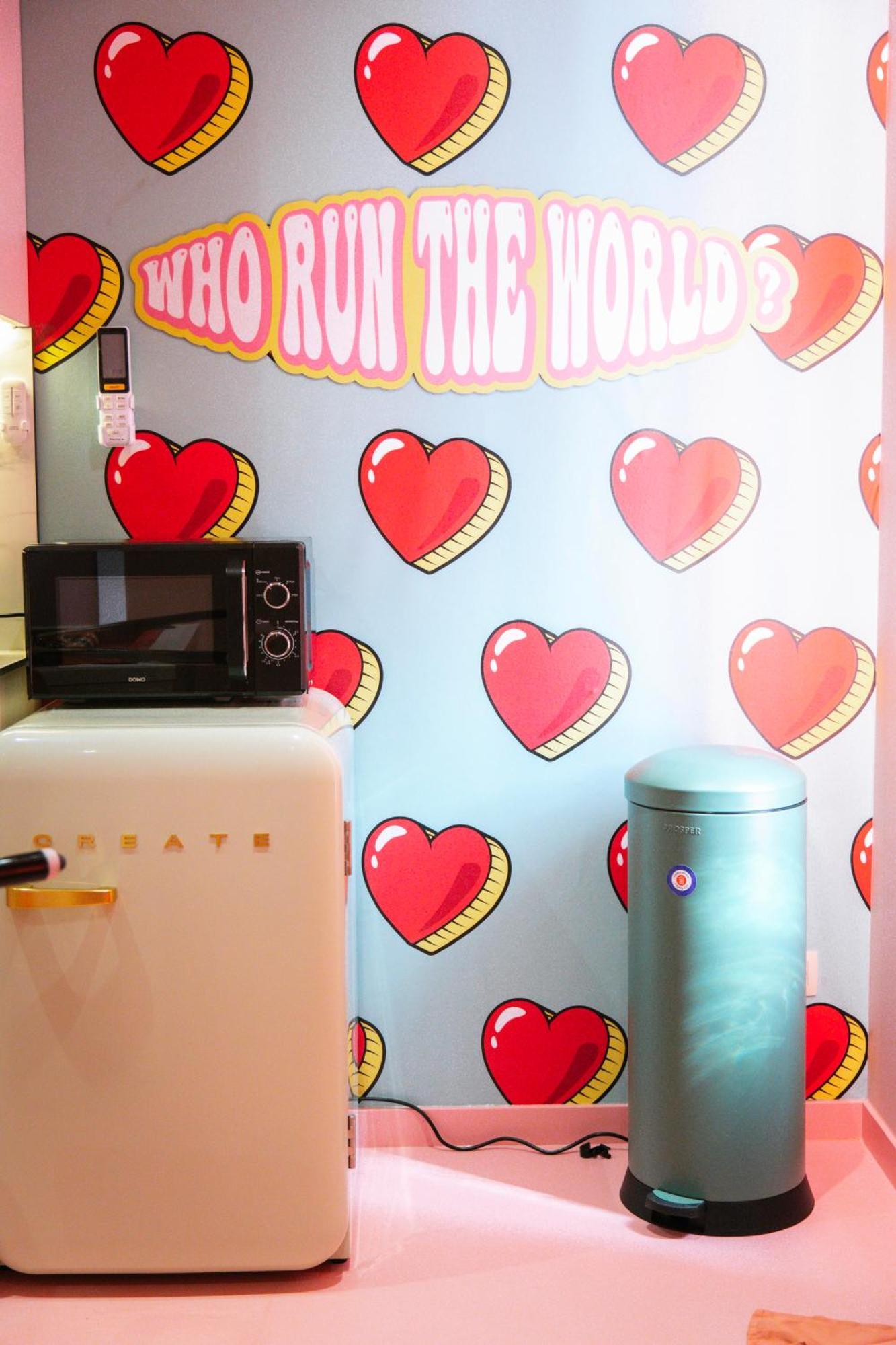 Capsule Girl Power Spa - Balneo - Sauna - Karaoke - Billard - 2 Chambres Charleroi Kültér fotó